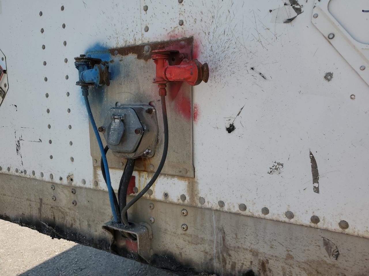 2004 WABASH 28 TRAILER