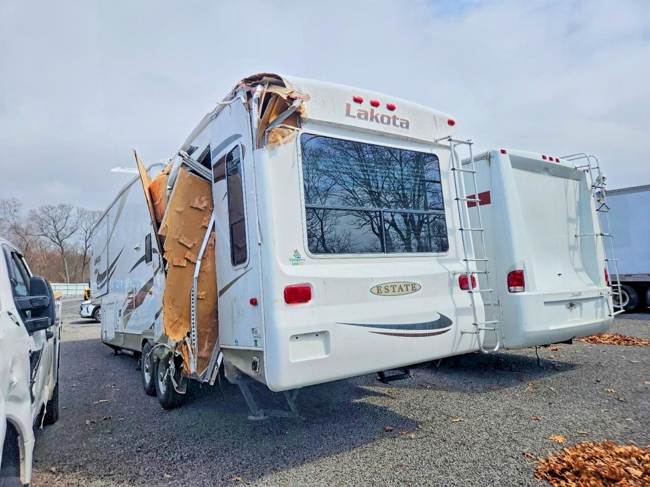 2007 LAKOTA RECREATION