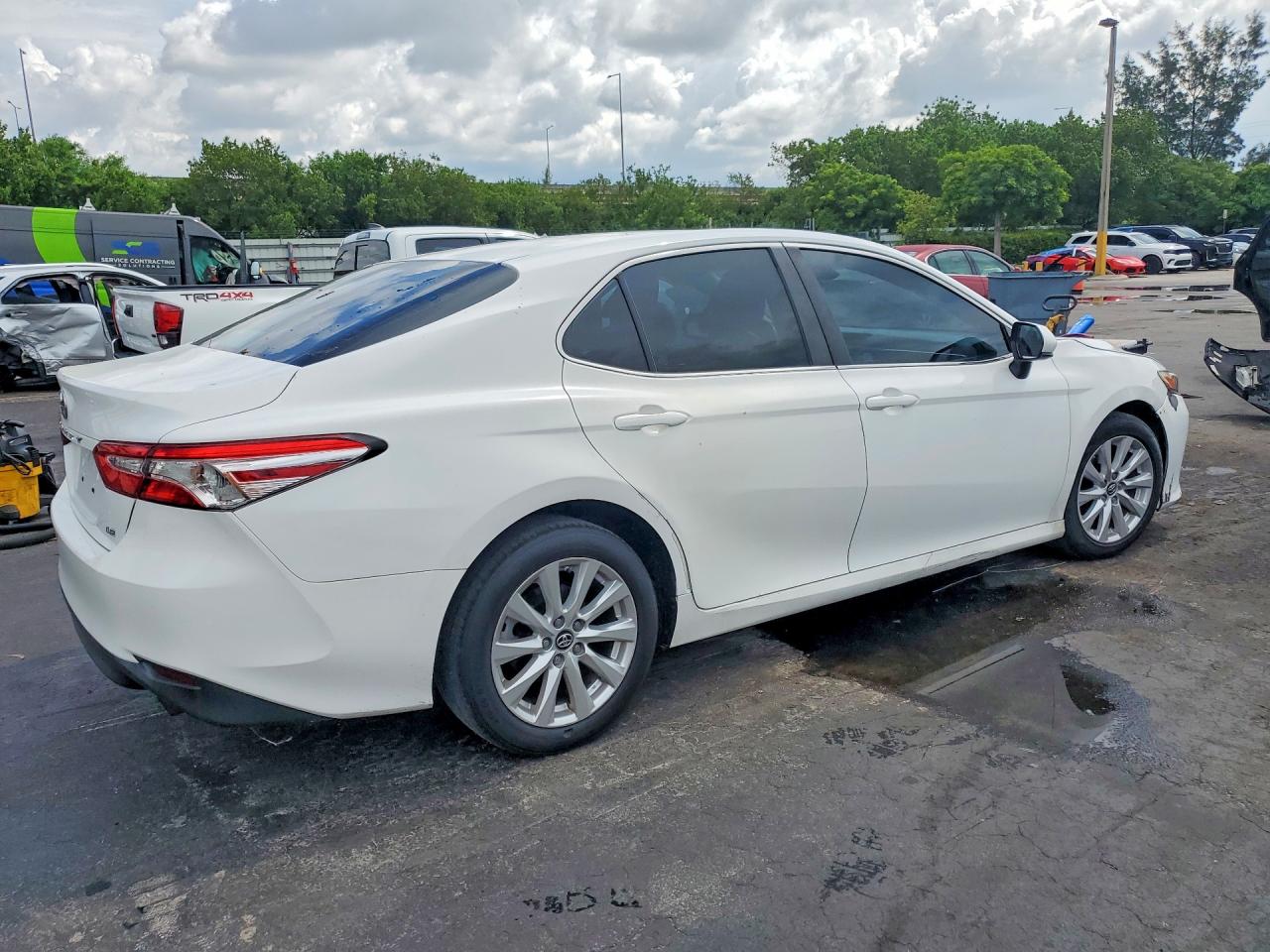 2018 TOYOTA CAMRY