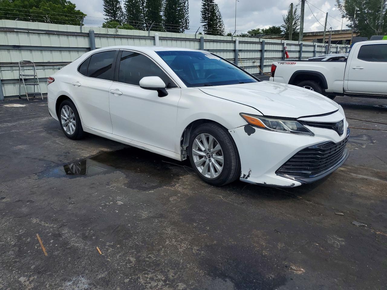 2018 TOYOTA CAMRY