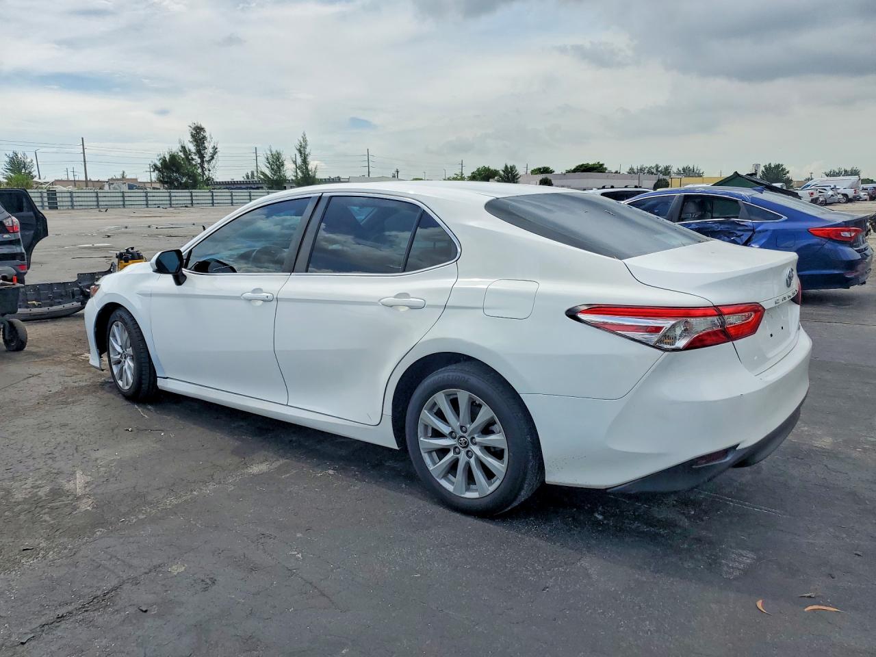 2018 TOYOTA CAMRY