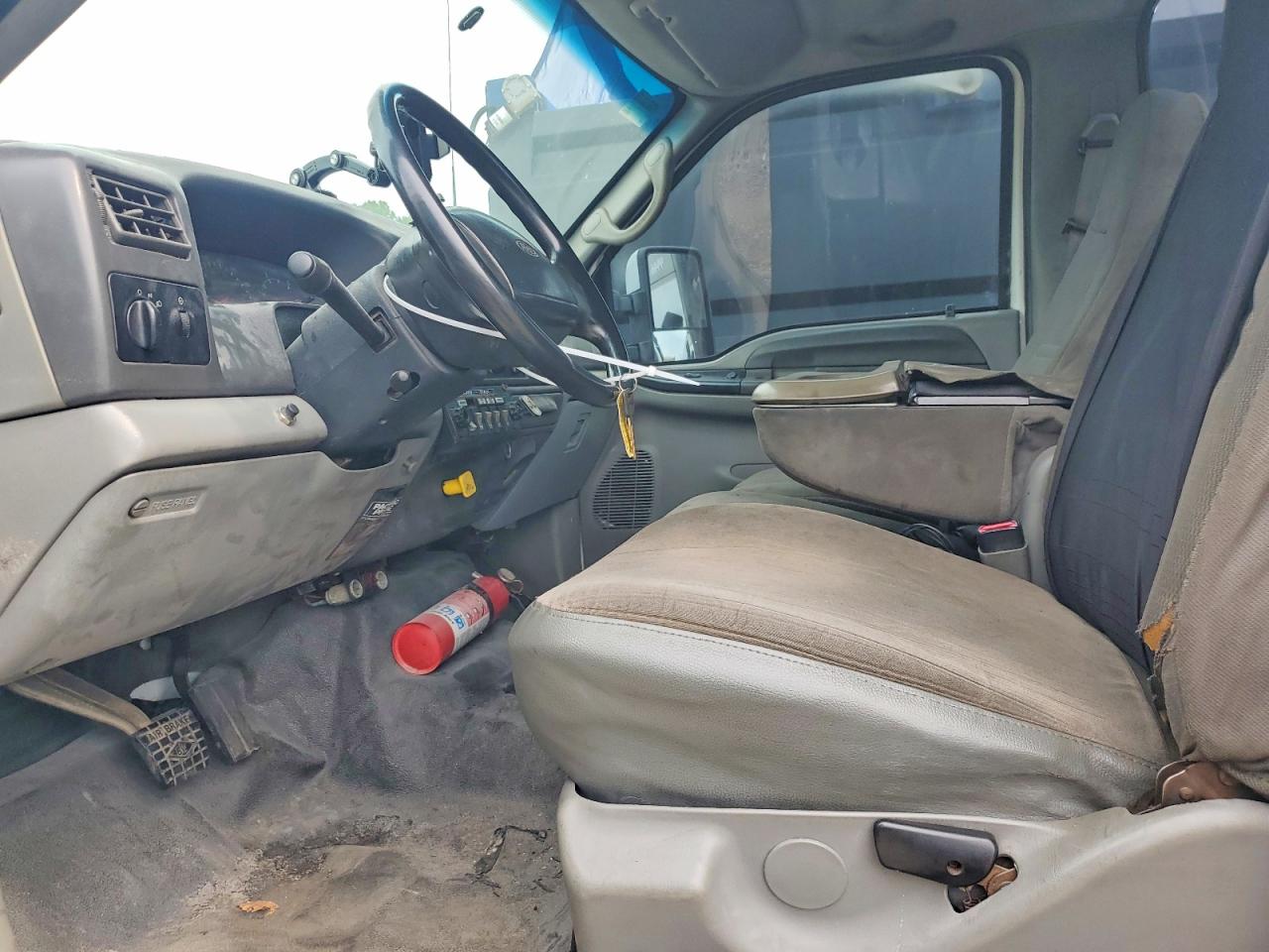 2006 FORD F650