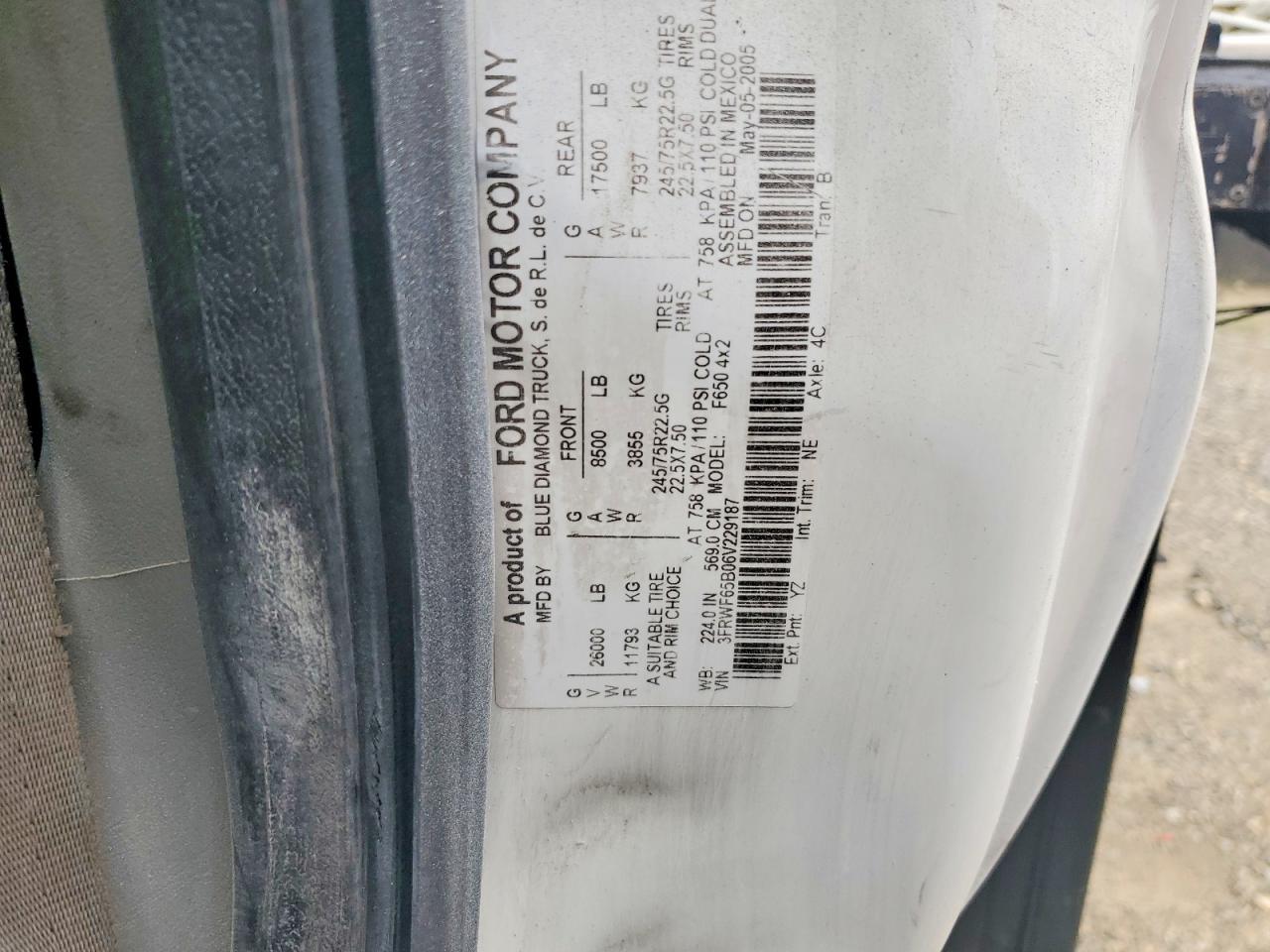 2006 FORD F650