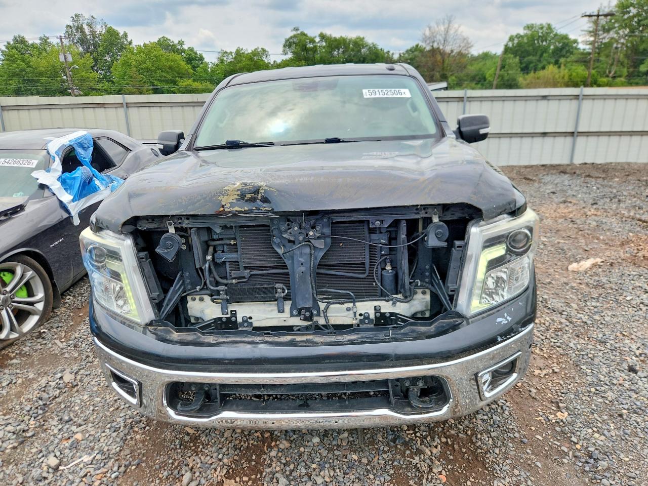 2017 NISSAN TITAN