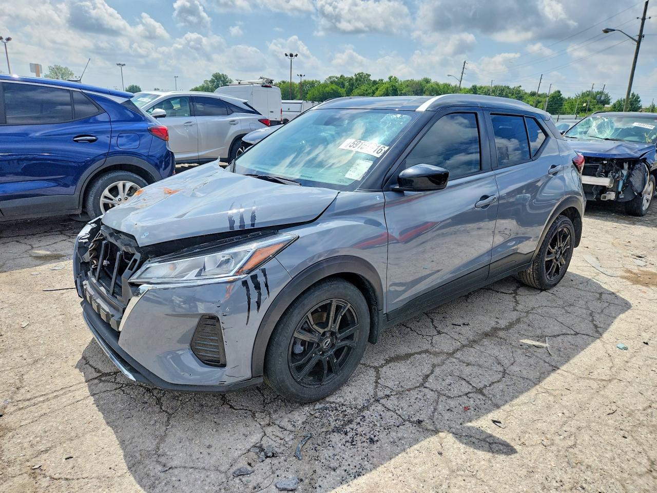 2024 NISSAN KICKS
