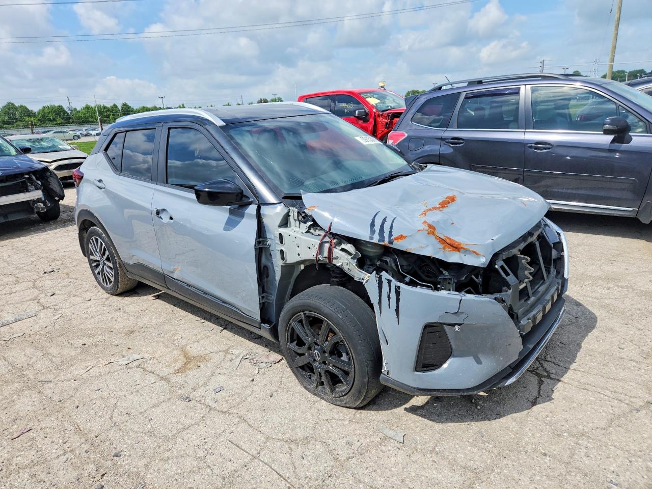 2024 NISSAN KICKS