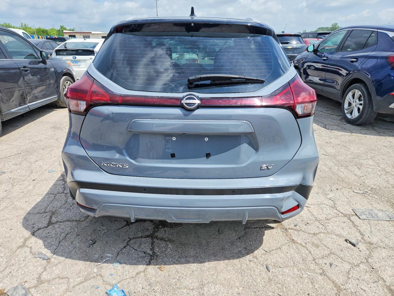 2024 NISSAN KICKS