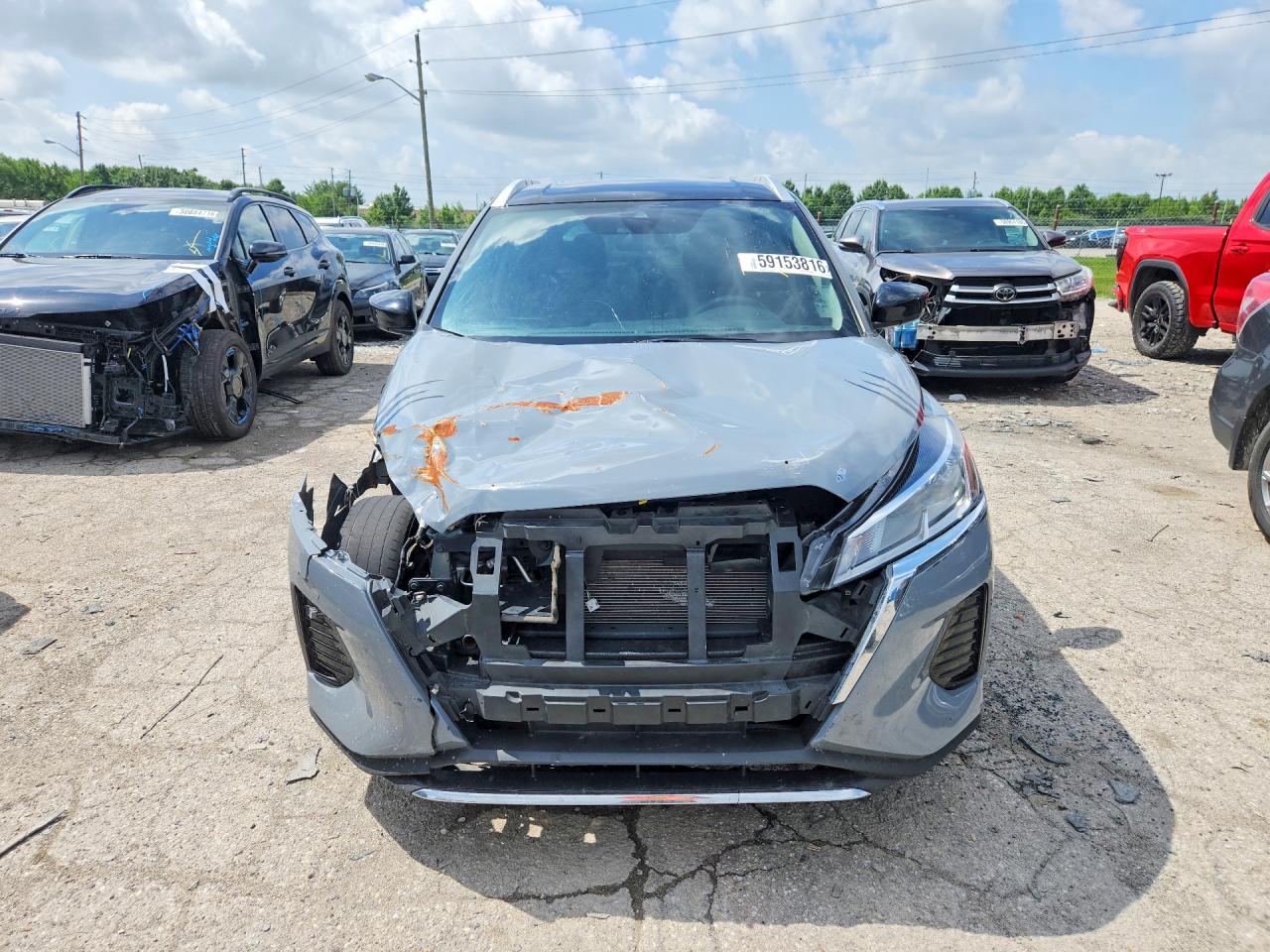 2024 NISSAN KICKS