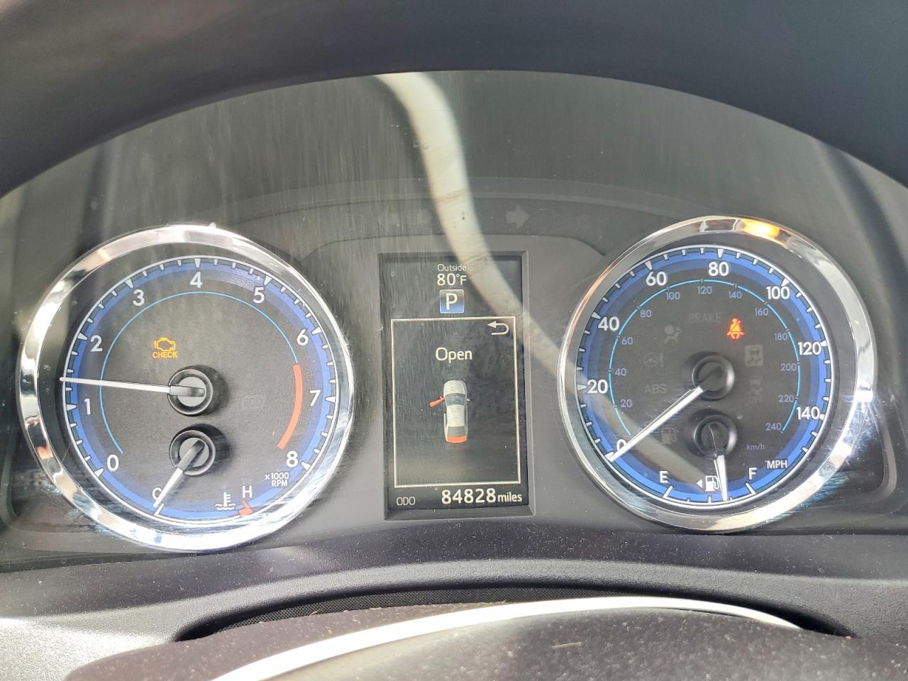 2018 TOYOTA COROLLA