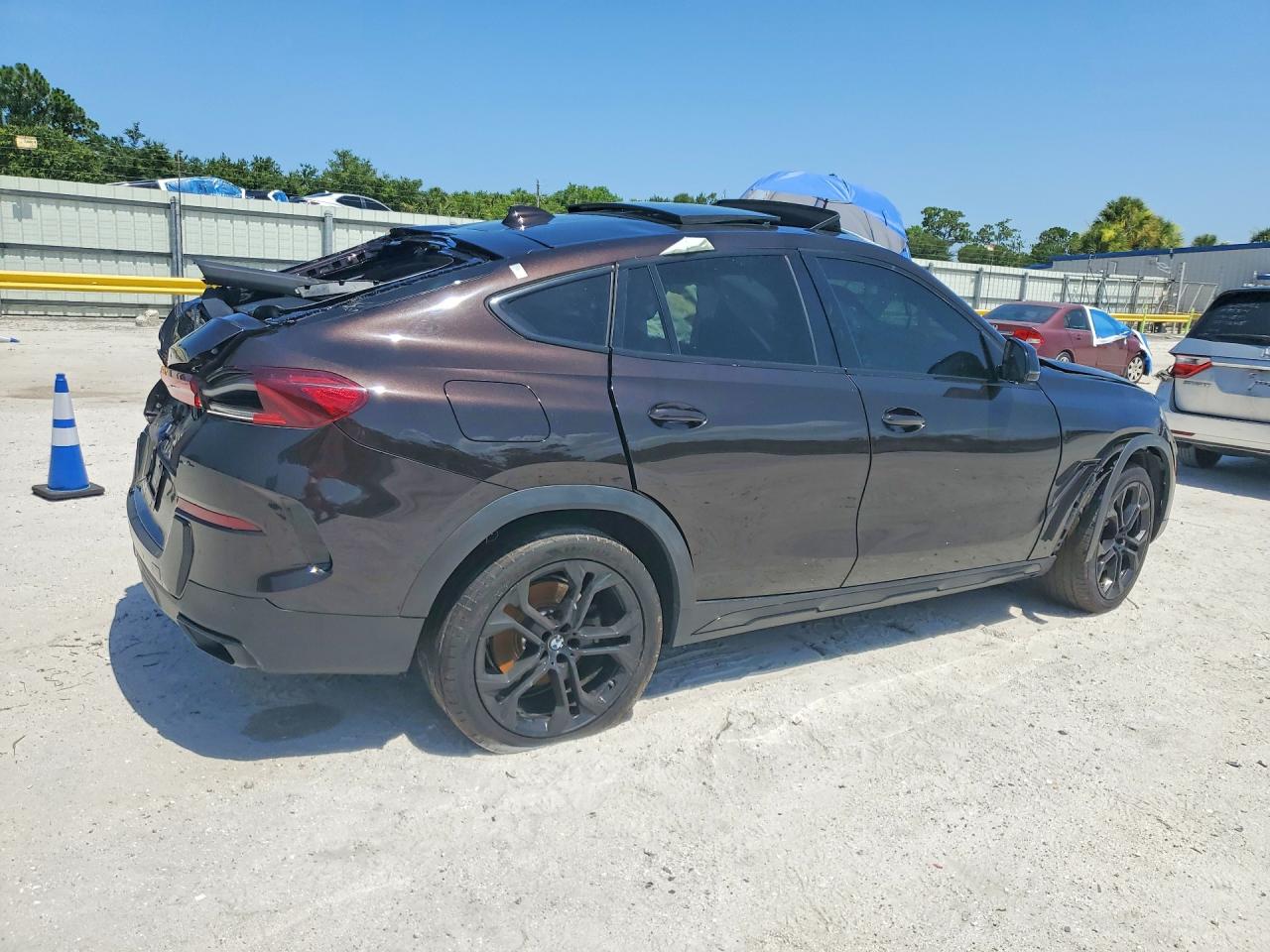 2022 BMW X6