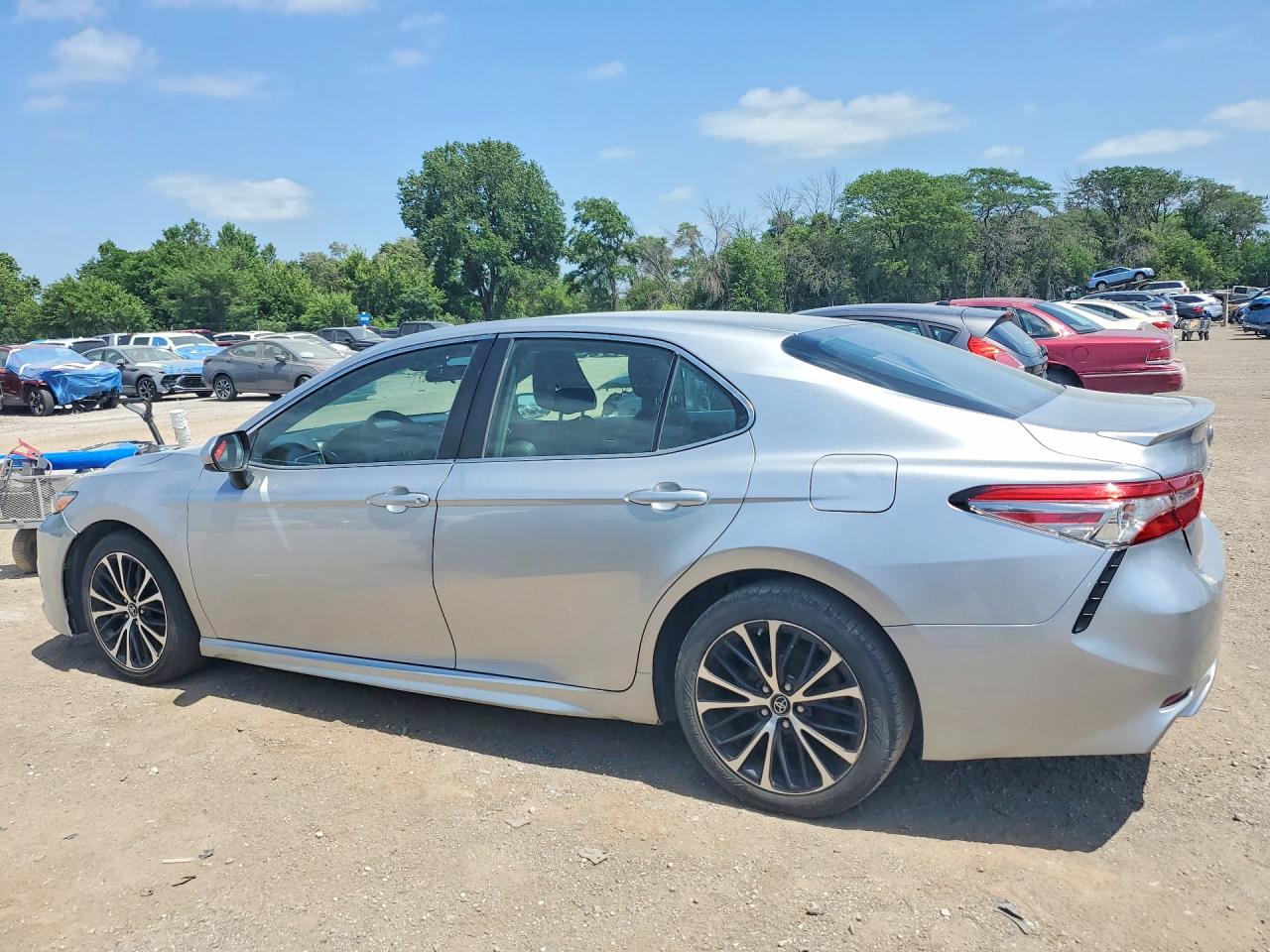 2018 TOYOTA CAMRY