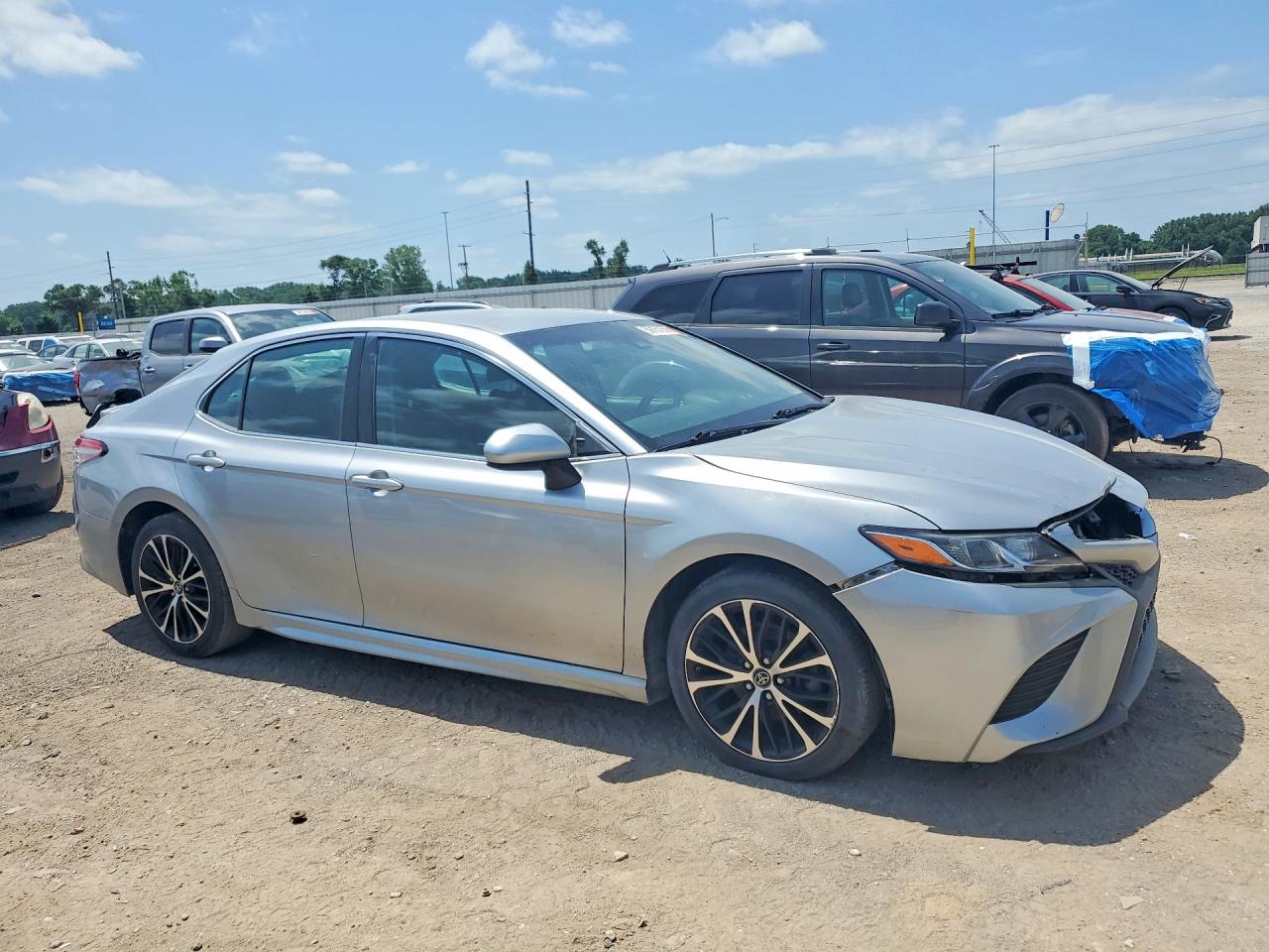 2018 TOYOTA CAMRY
