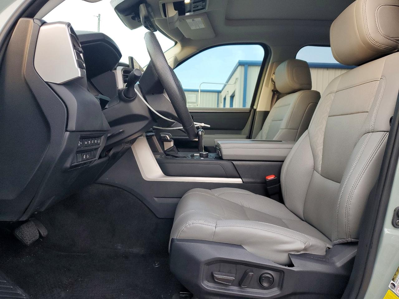 2024 TOYOTA TUNDRA