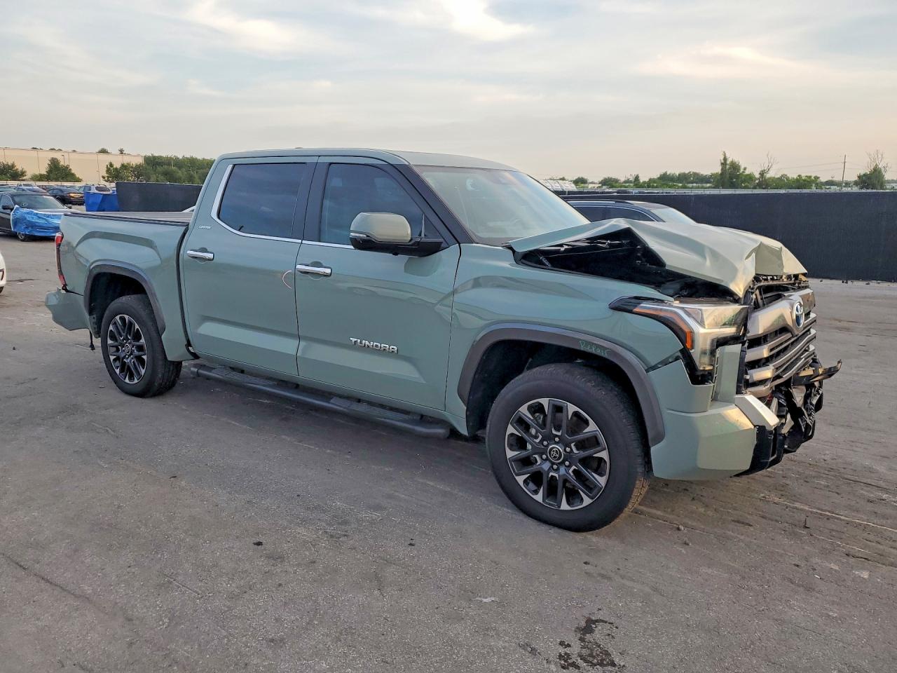2024 TOYOTA TUNDRA