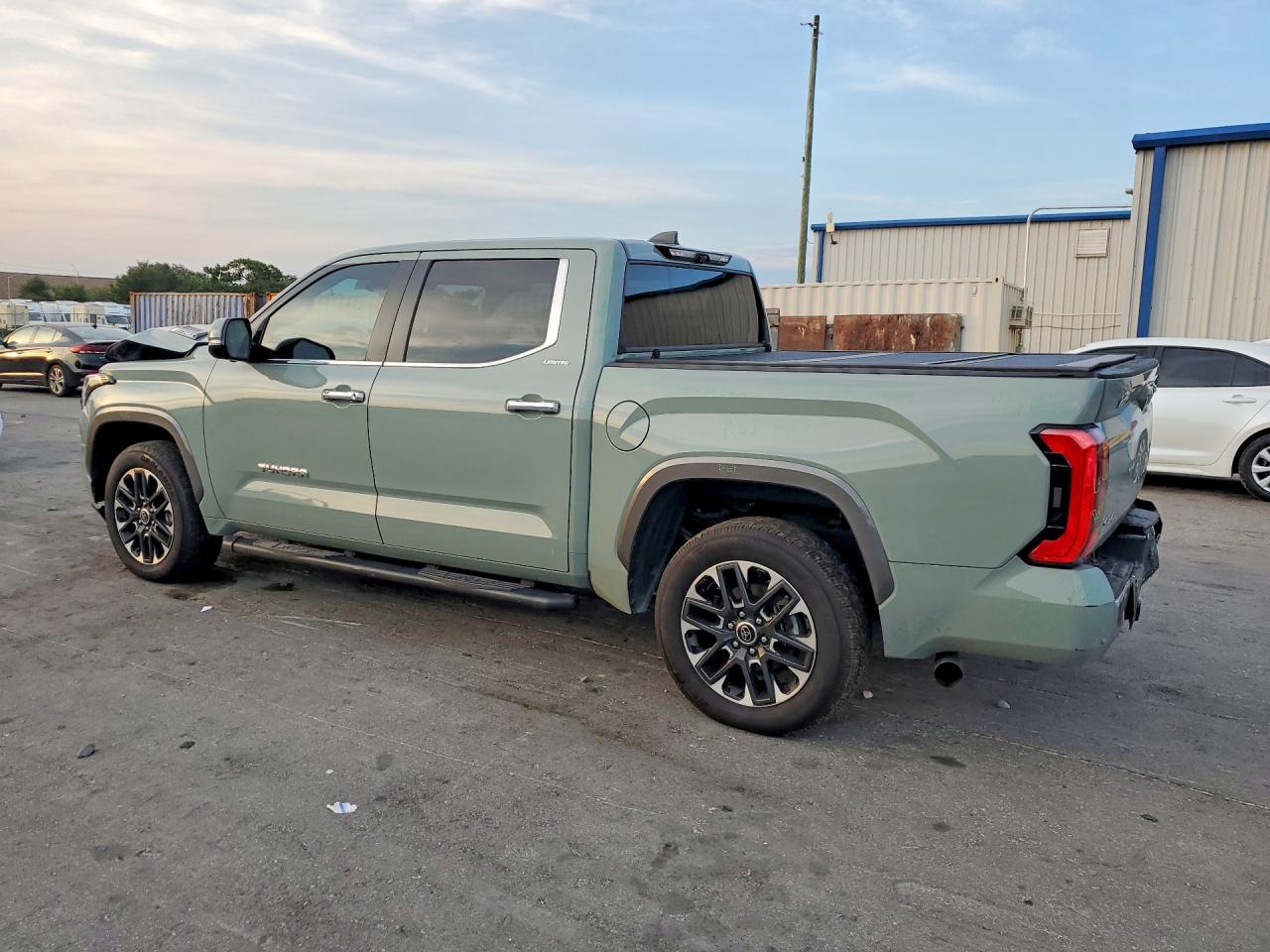 2024 TOYOTA TUNDRA