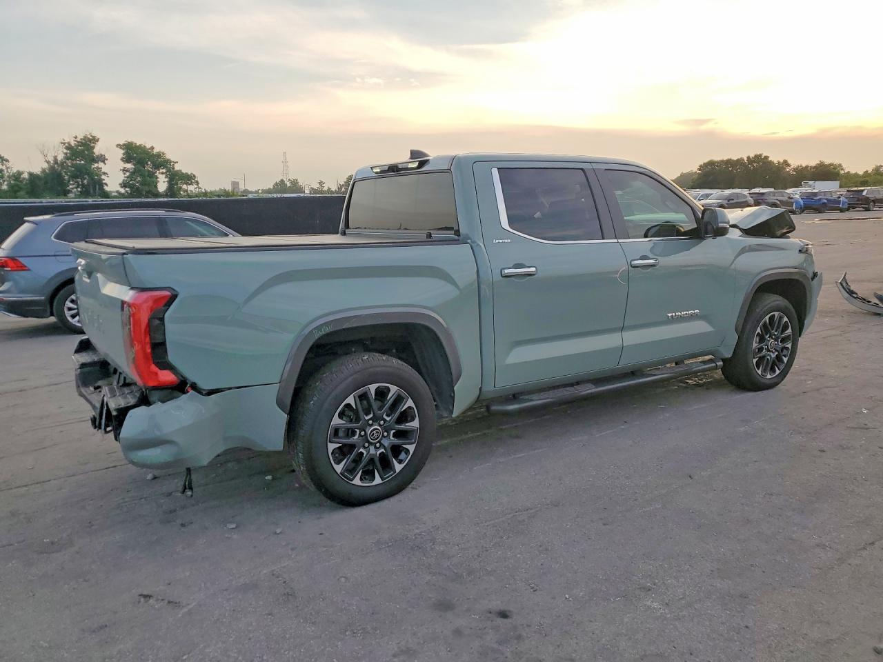 2024 TOYOTA TUNDRA