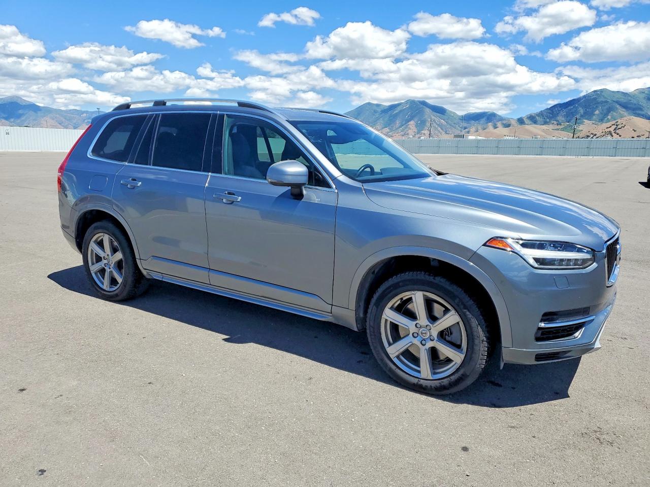 2016 VOLVO XC90