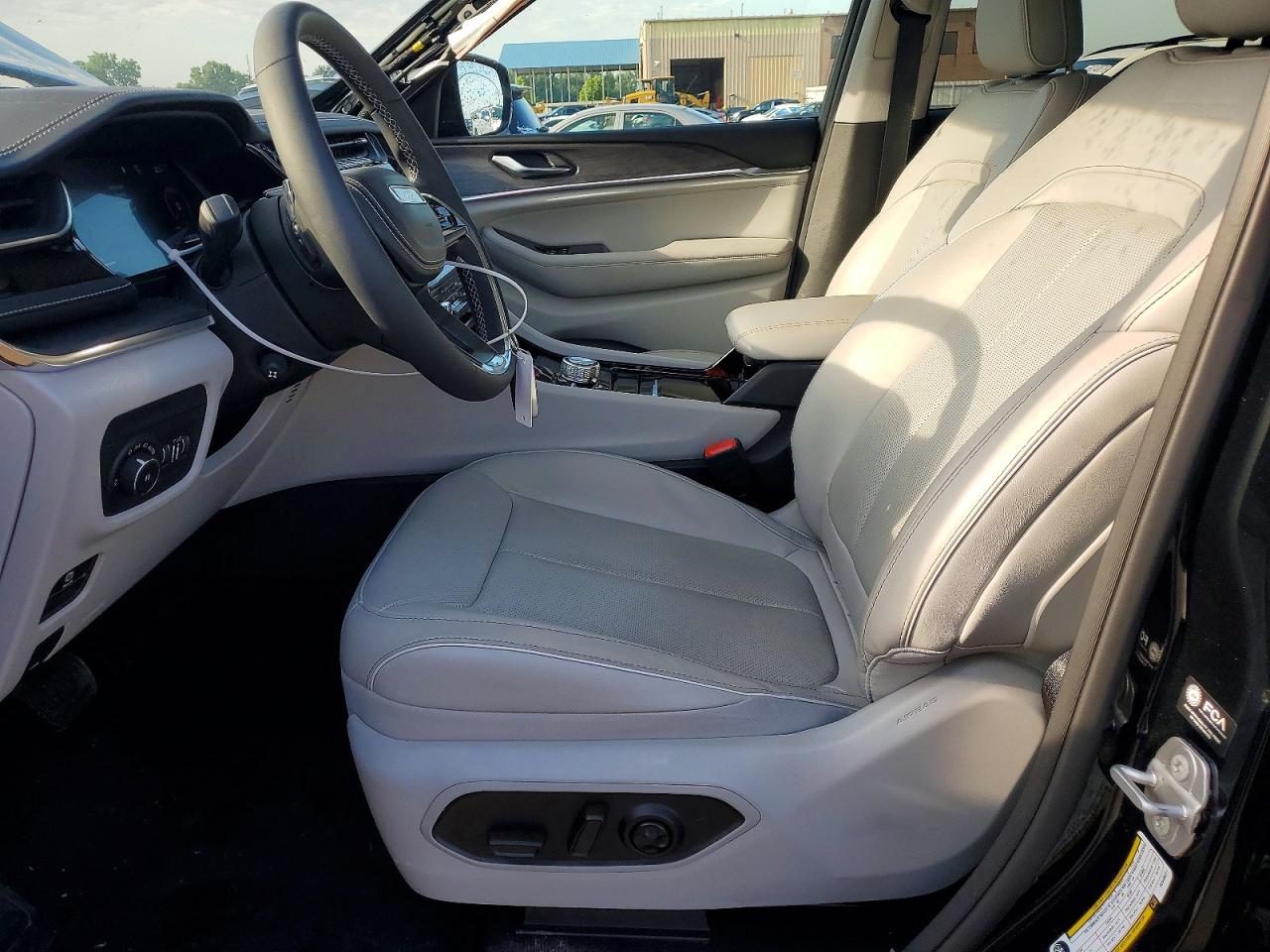 2023 JEEP CHEROKEE