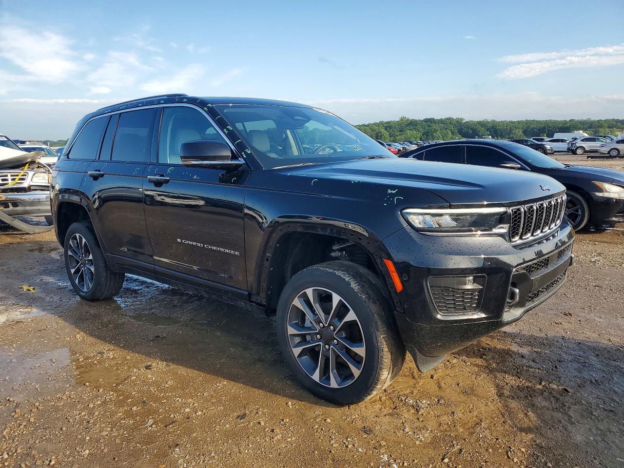 2023 JEEP CHEROKEE