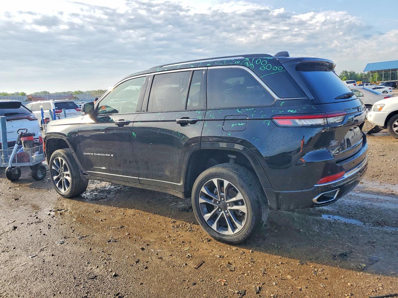 2023 JEEP CHEROKEE