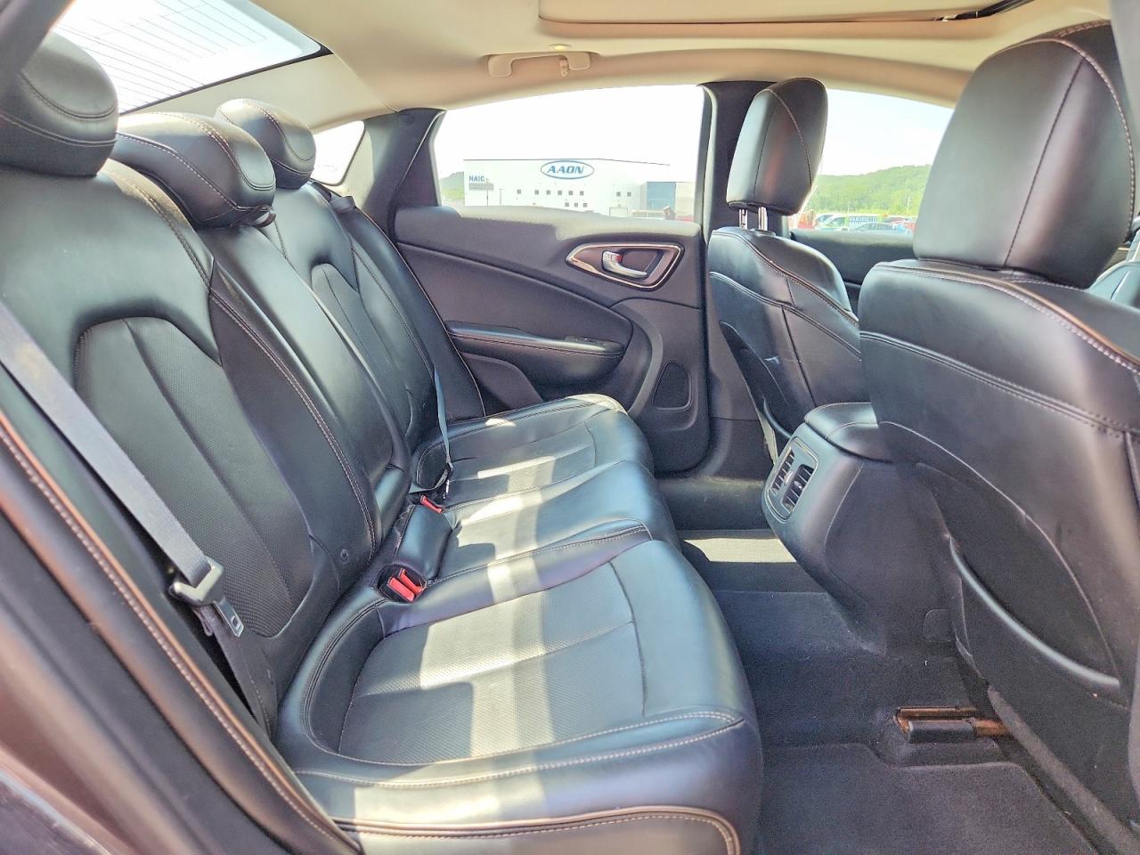 2015 CHRYSLER 200