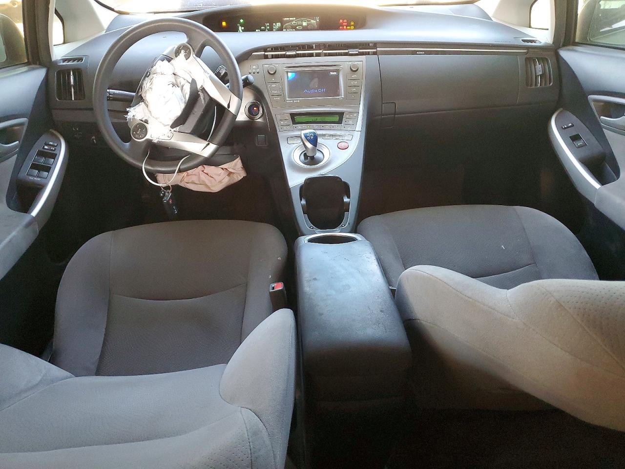 2015 TOYOTA PRIUS
