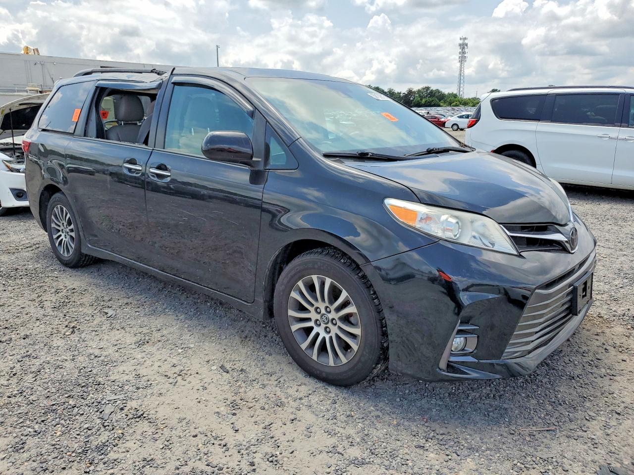 2020 TOYOTA SIENNA