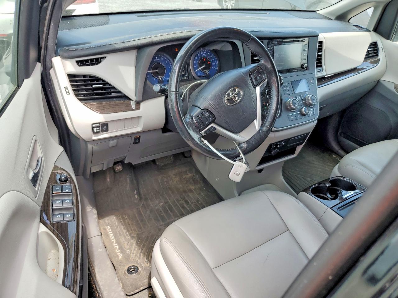 2020 TOYOTA SIENNA