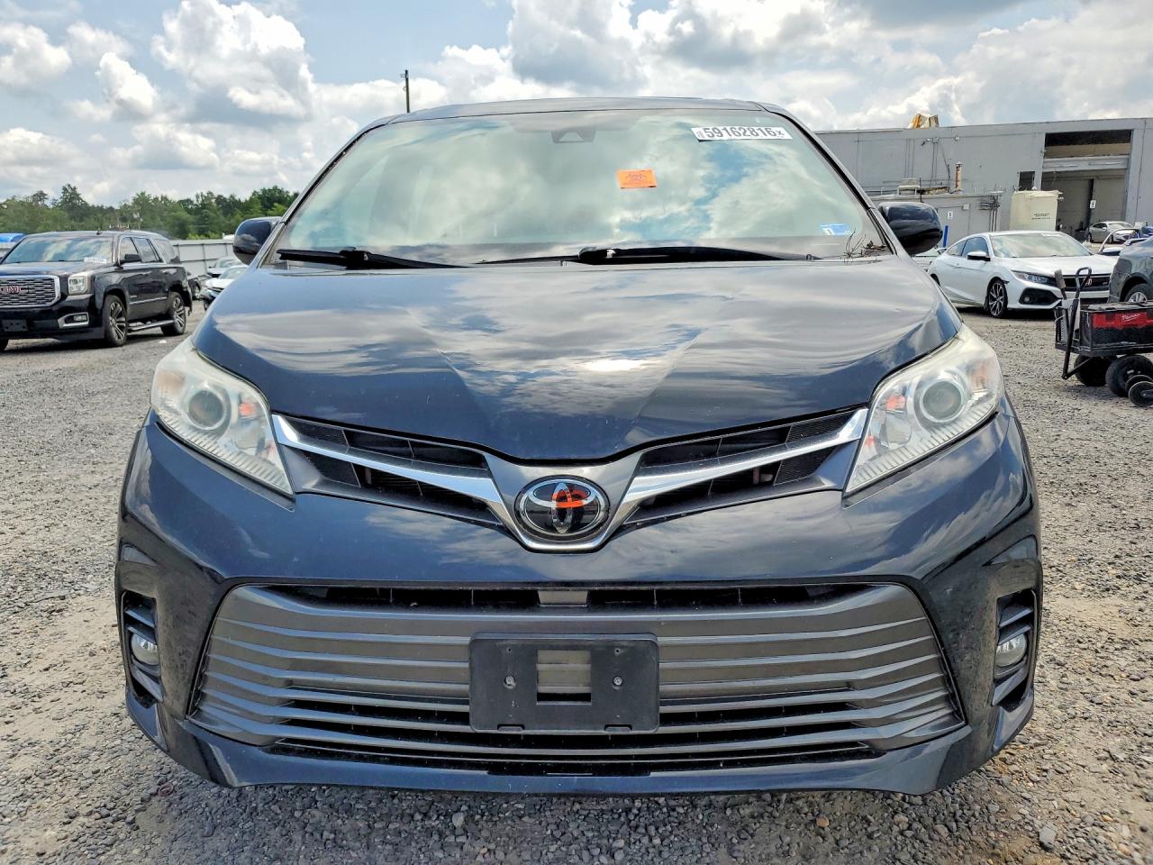 2020 TOYOTA SIENNA