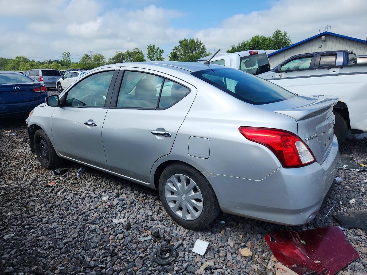 2019 NISSAN VERSA