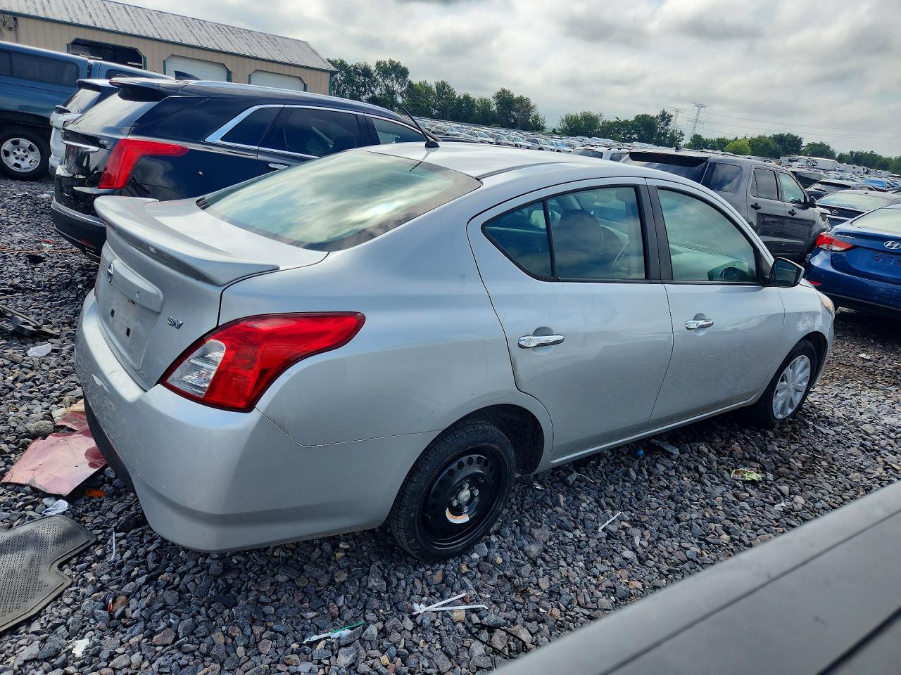 2019 NISSAN VERSA