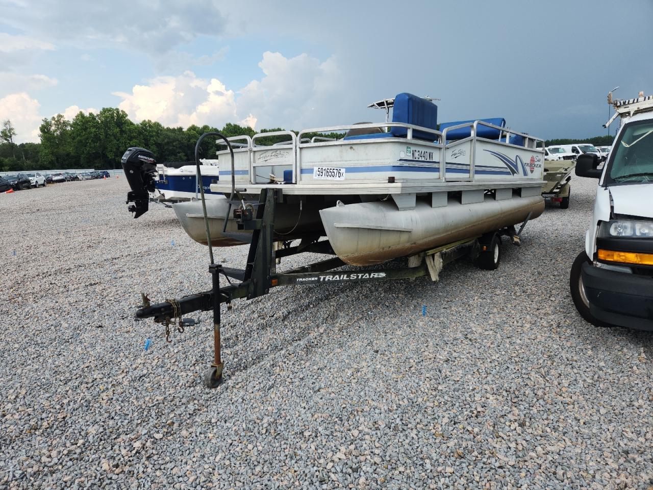 2000 SUN TRACKER super hawa