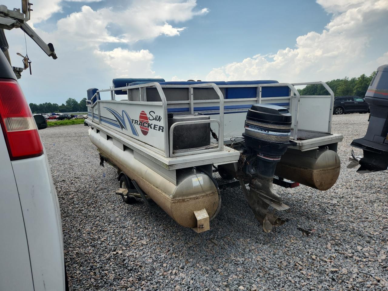 2000 SUN TRACKER super hawa