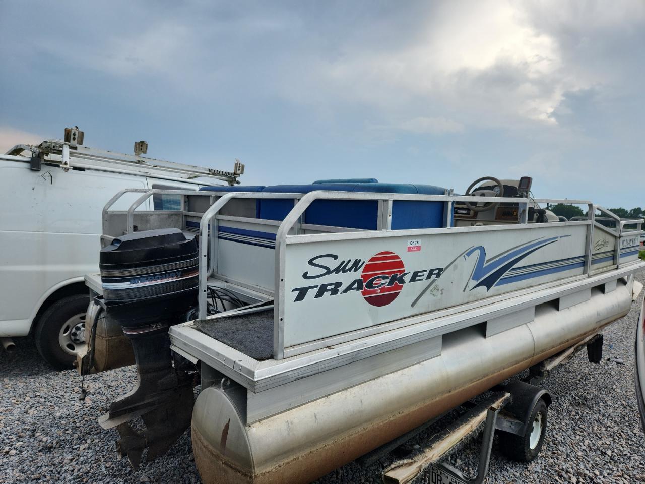 2000 SUN TRACKER super hawa