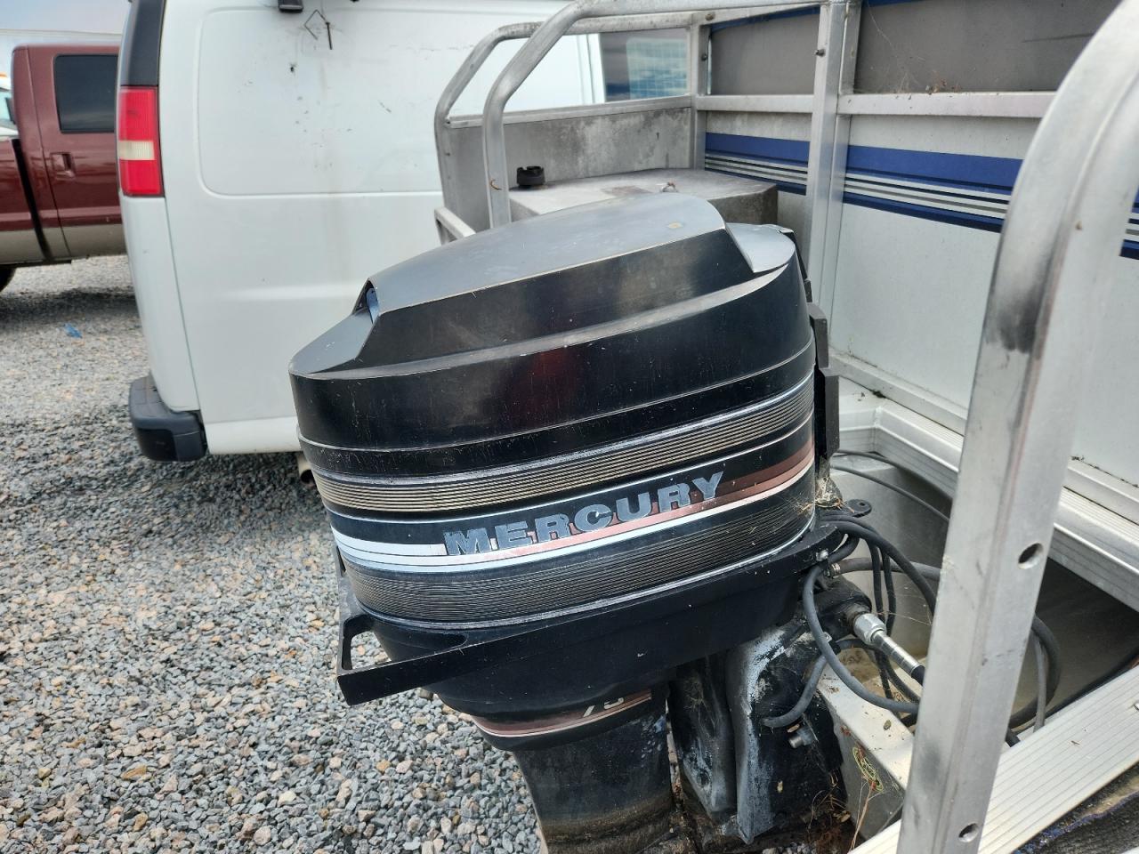 2000 SUN TRACKER super hawa