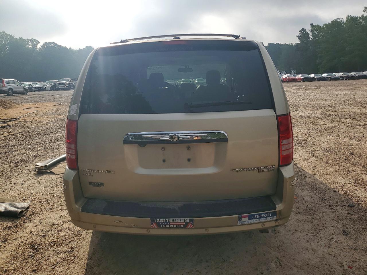 2010 CHRYSLER MINIVAN
