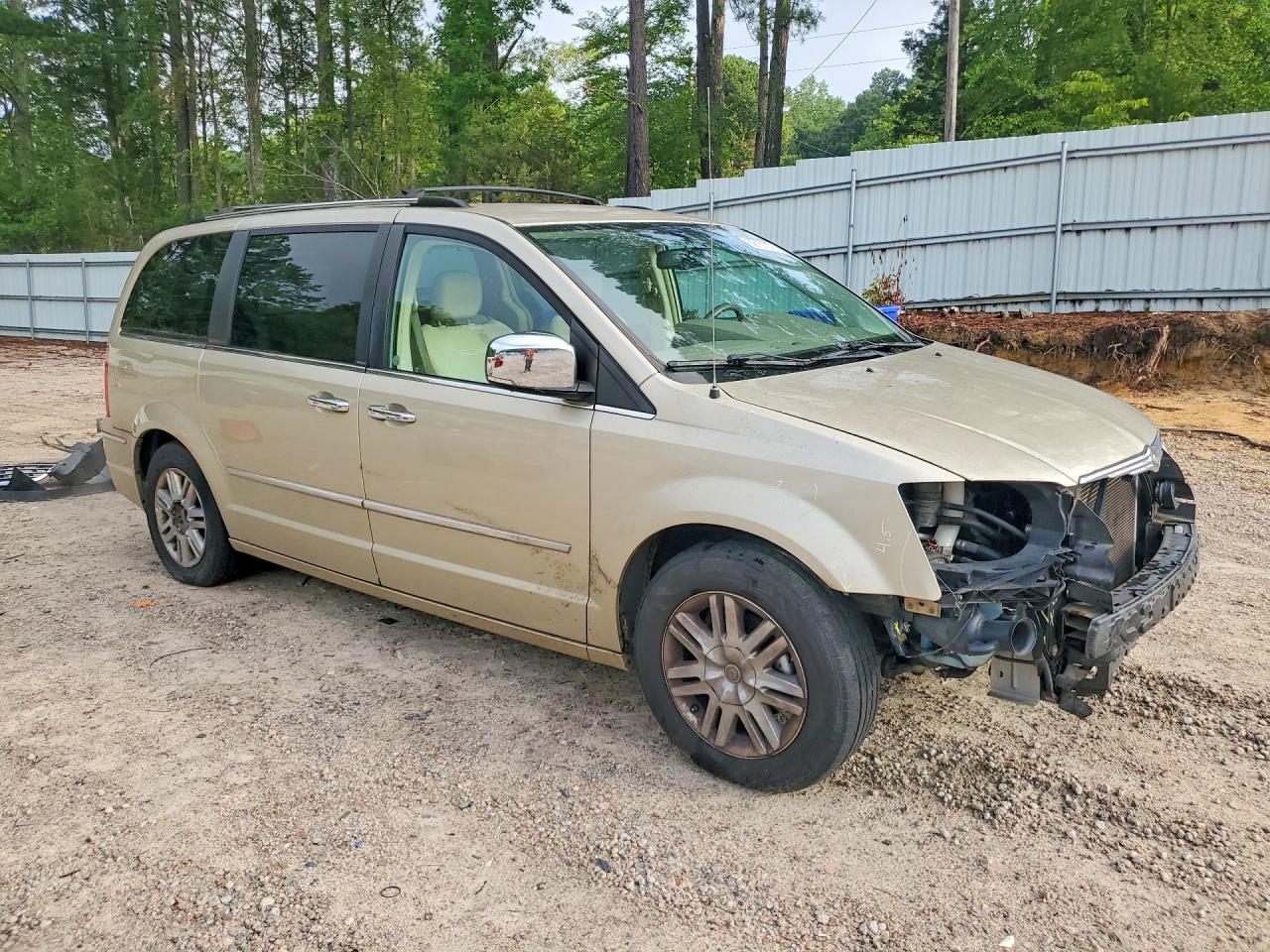 2010 CHRYSLER MINIVAN