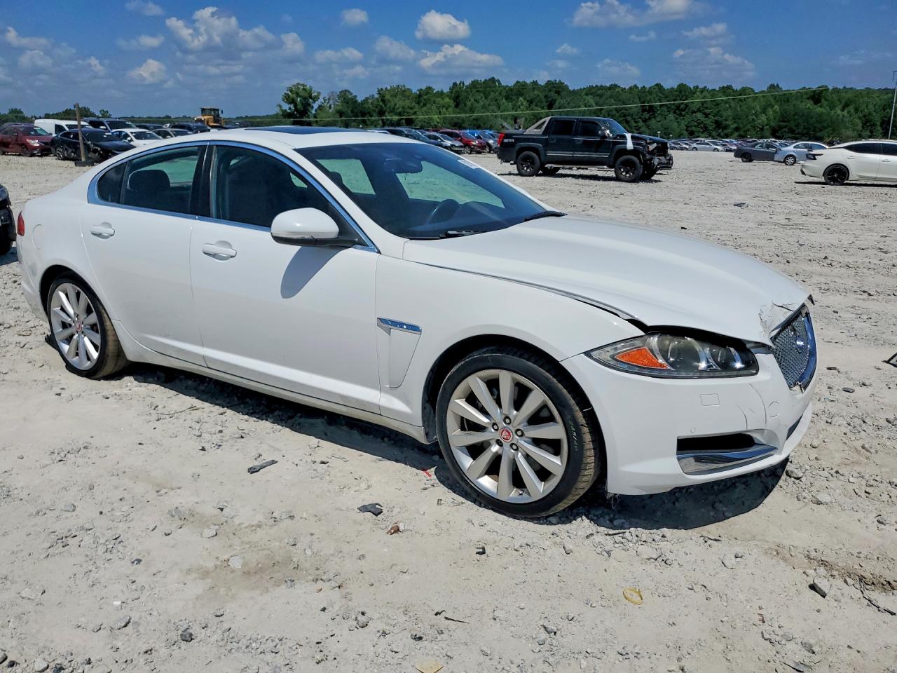 2014 JAGUAR XF