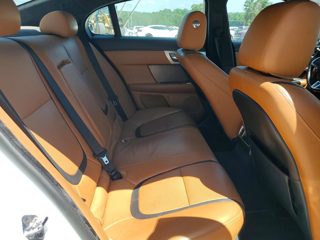 2014 JAGUAR XF