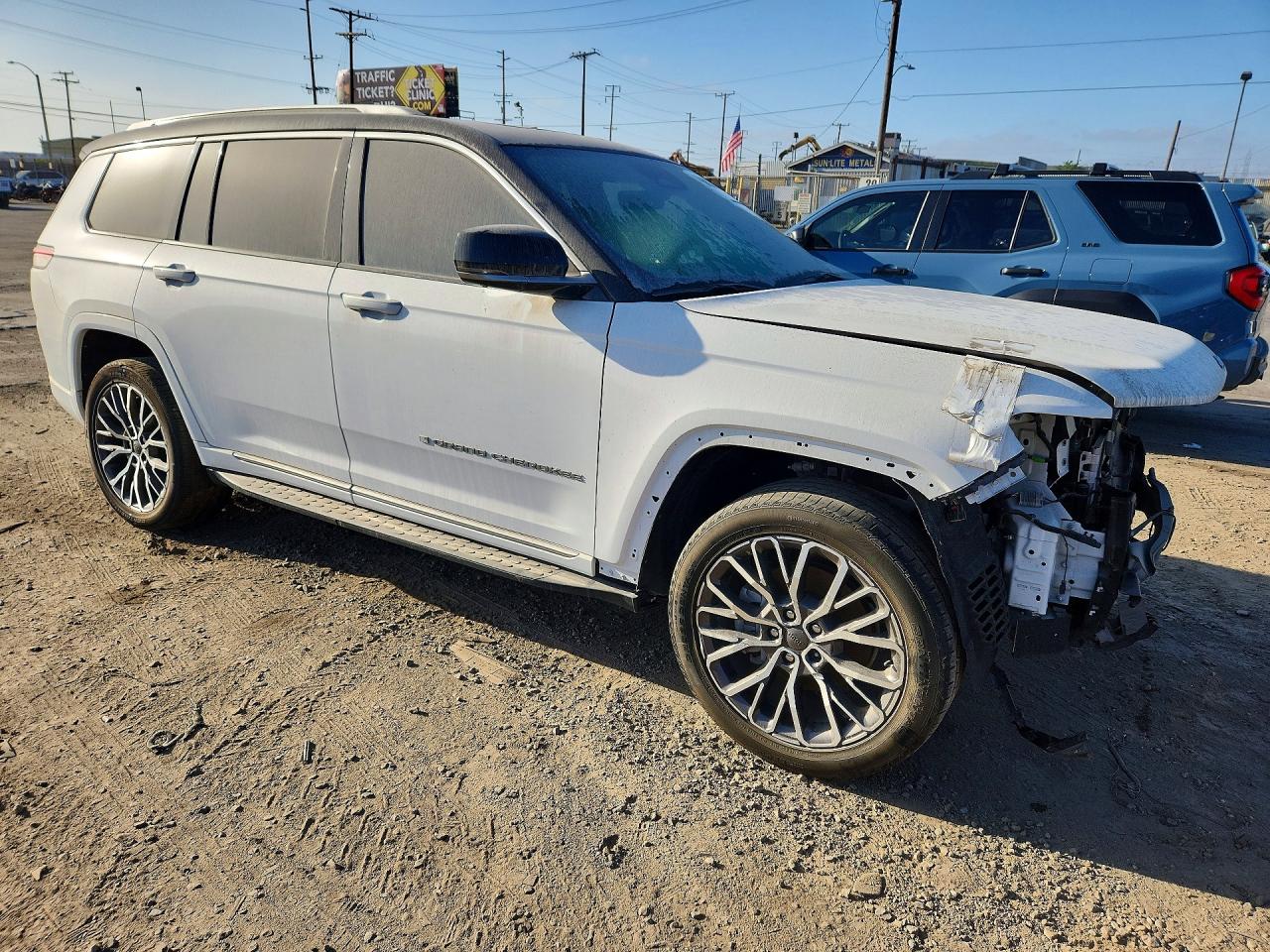 2022 JEEP CHEROKEE