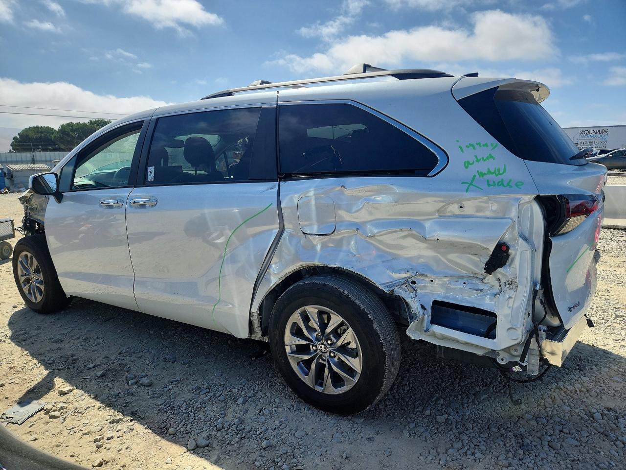2026 TOYOTA SIENNA