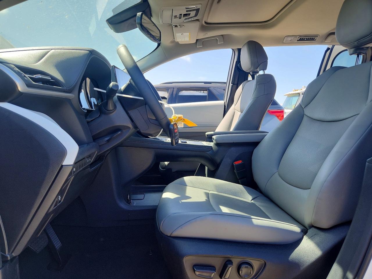 2026 TOYOTA SIENNA