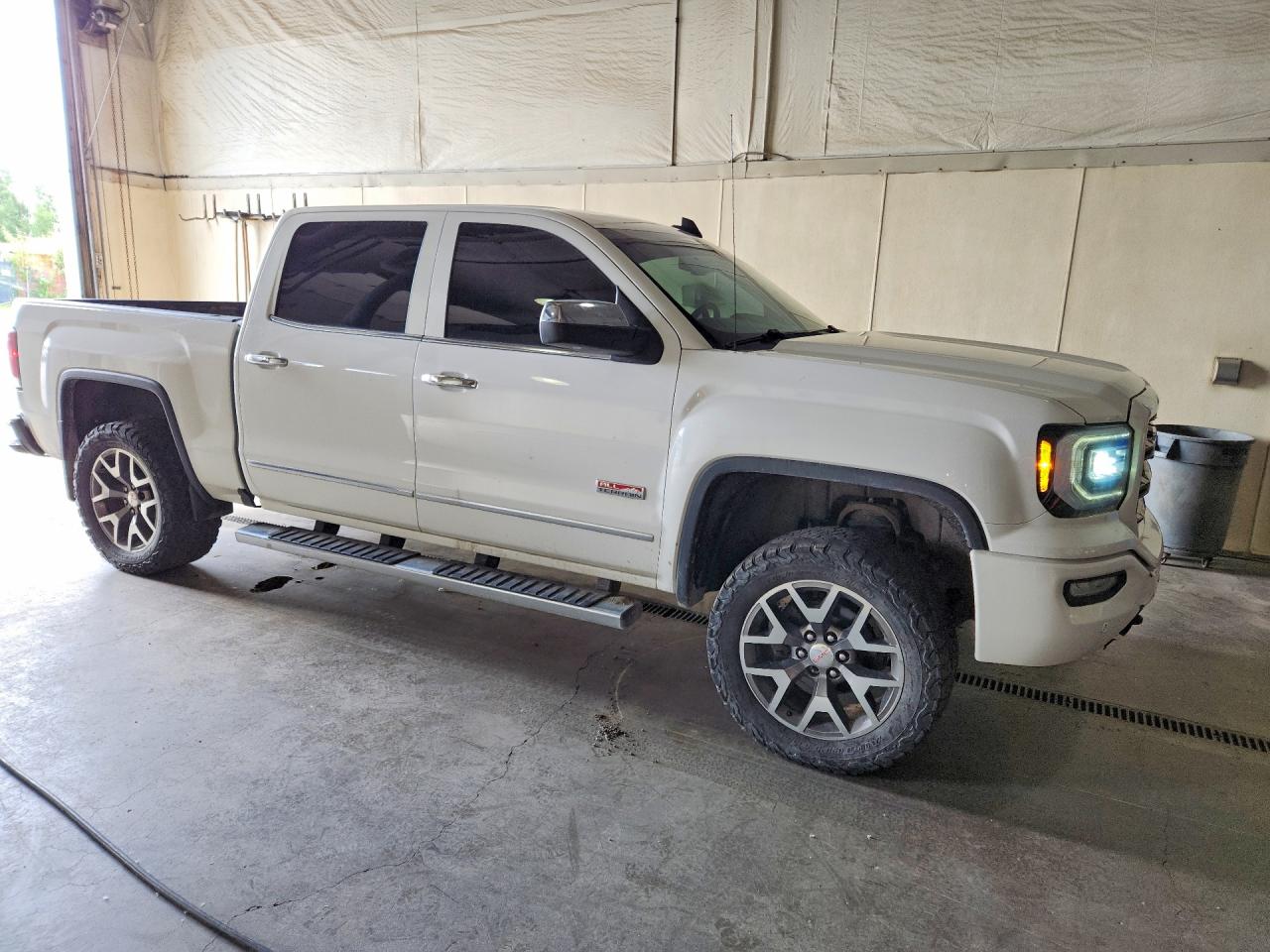 2016 GMC SIERRA
