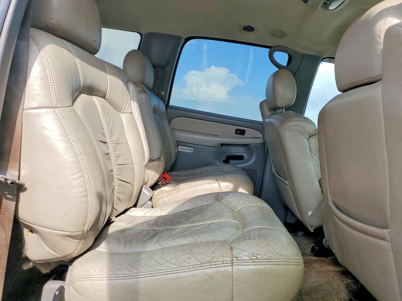 2002 CHEVROLET SUBURBAN