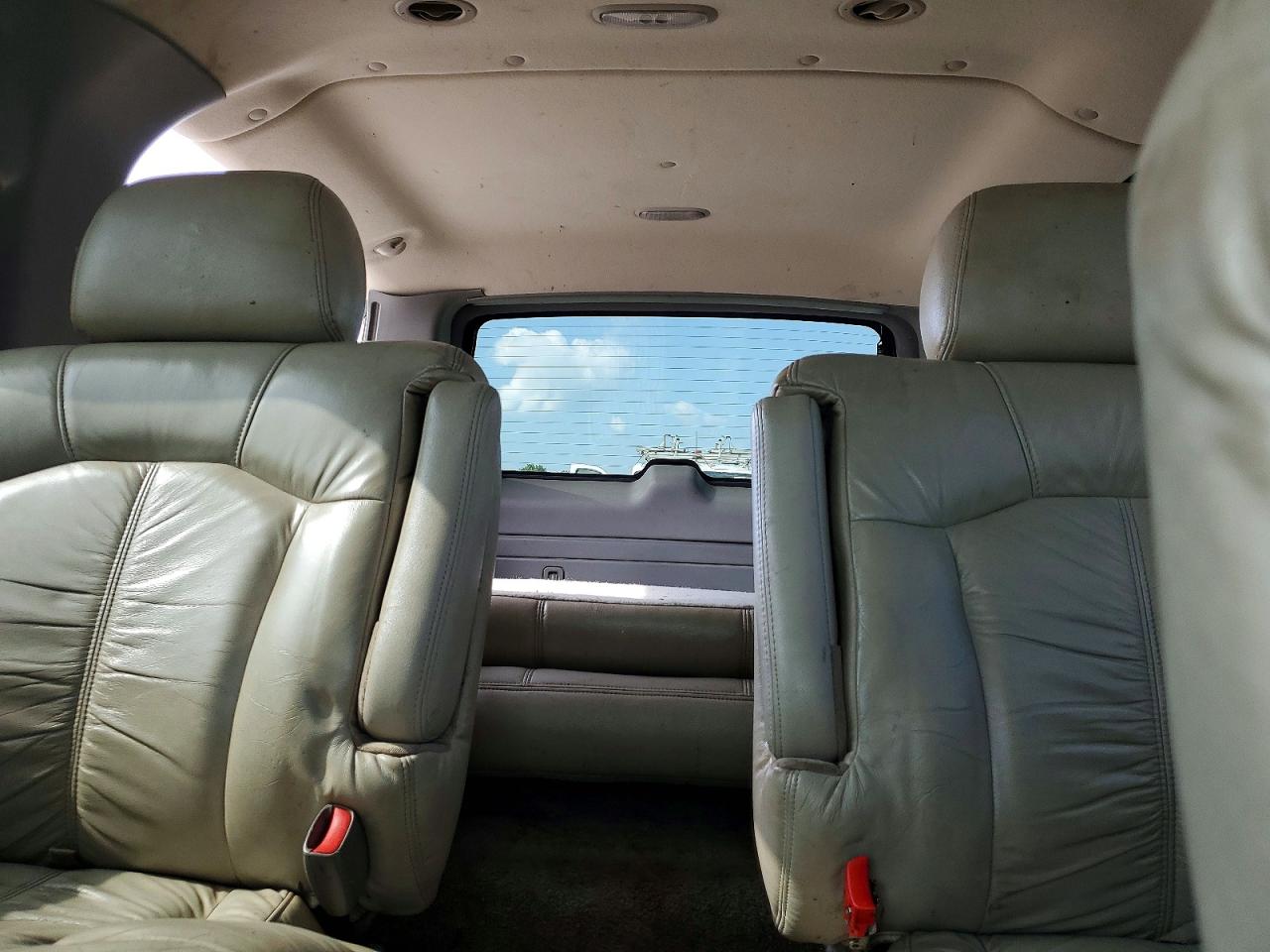 2002 CHEVROLET SUBURBAN
