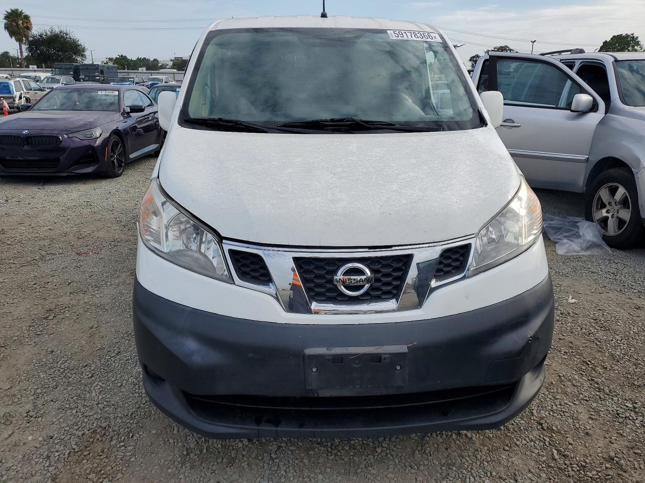 2014 NISSAN NV