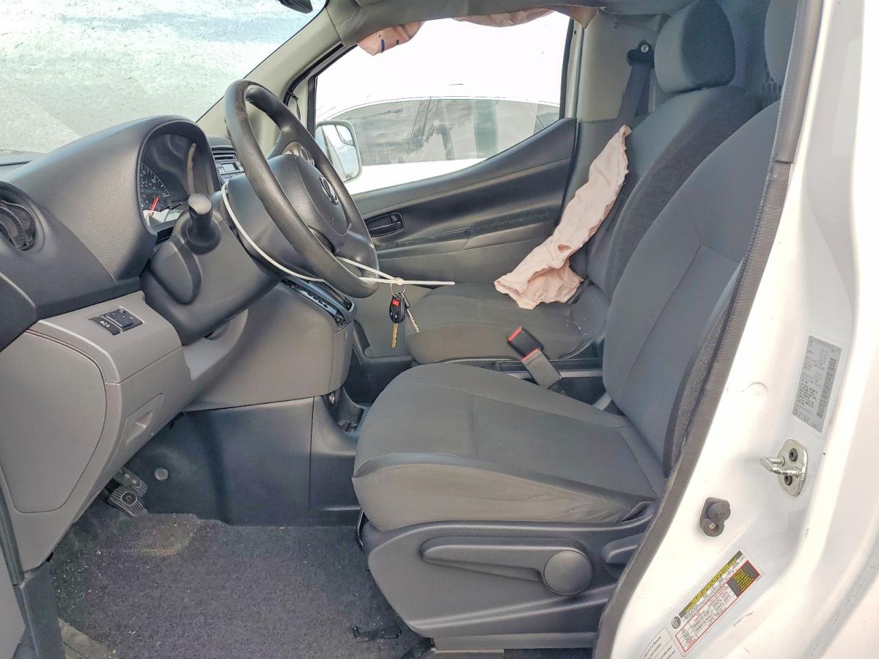 2014 NISSAN NV