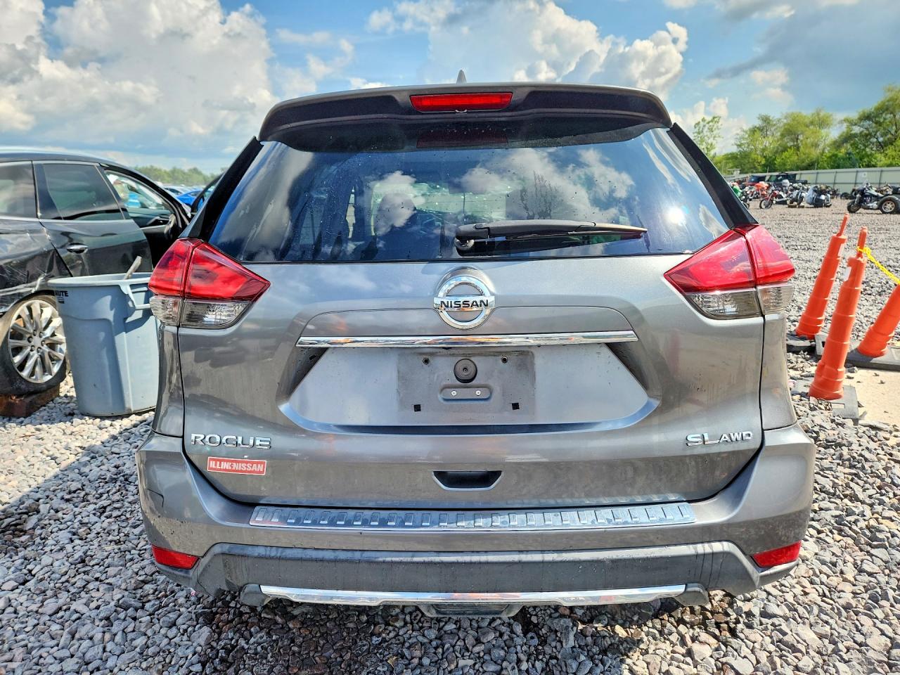 2017 NISSAN ROGUE