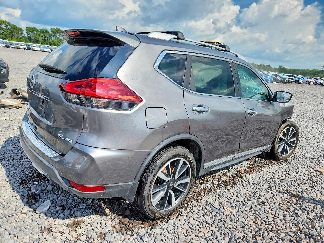 2017 NISSAN ROGUE