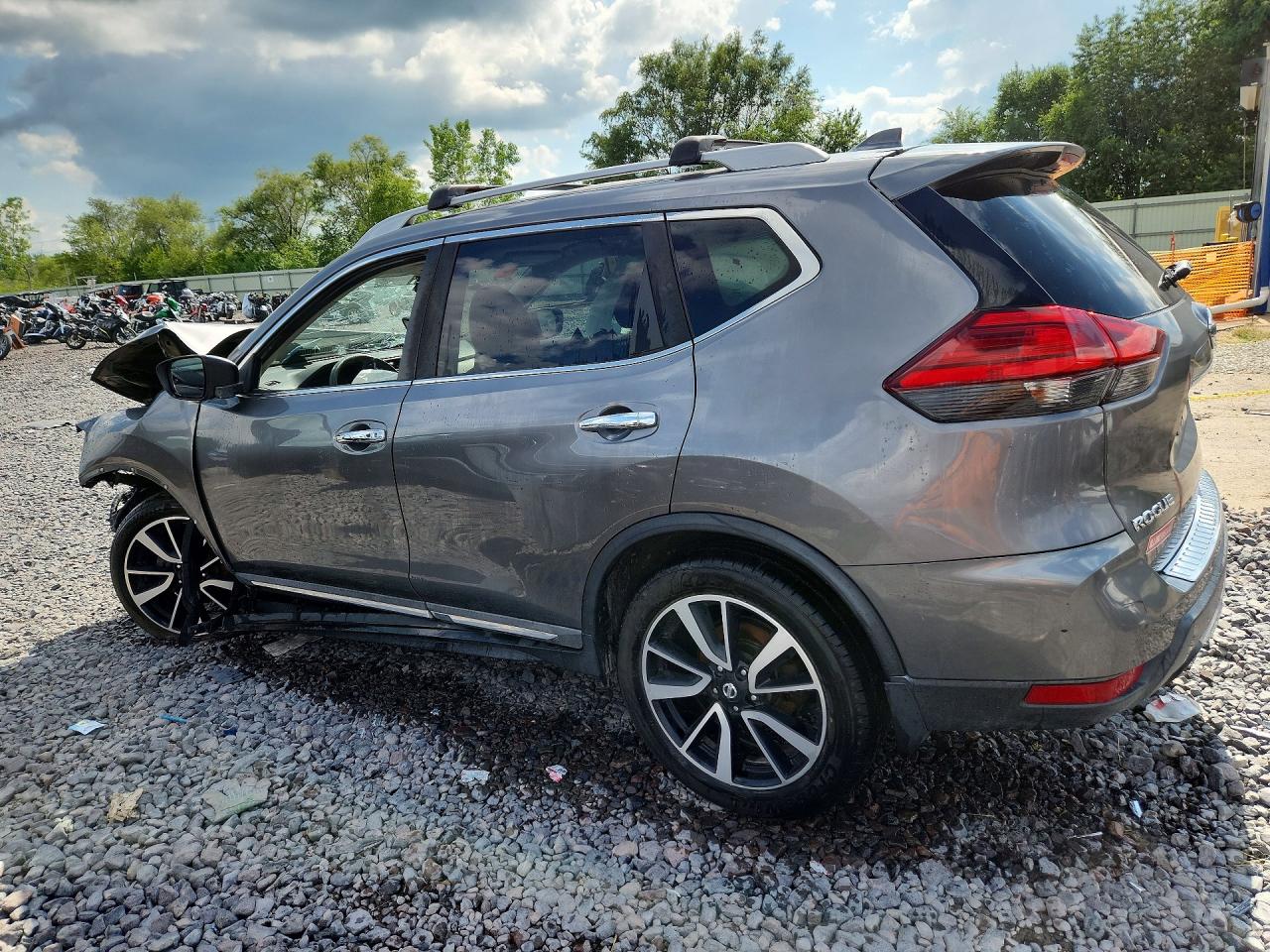 2017 NISSAN ROGUE